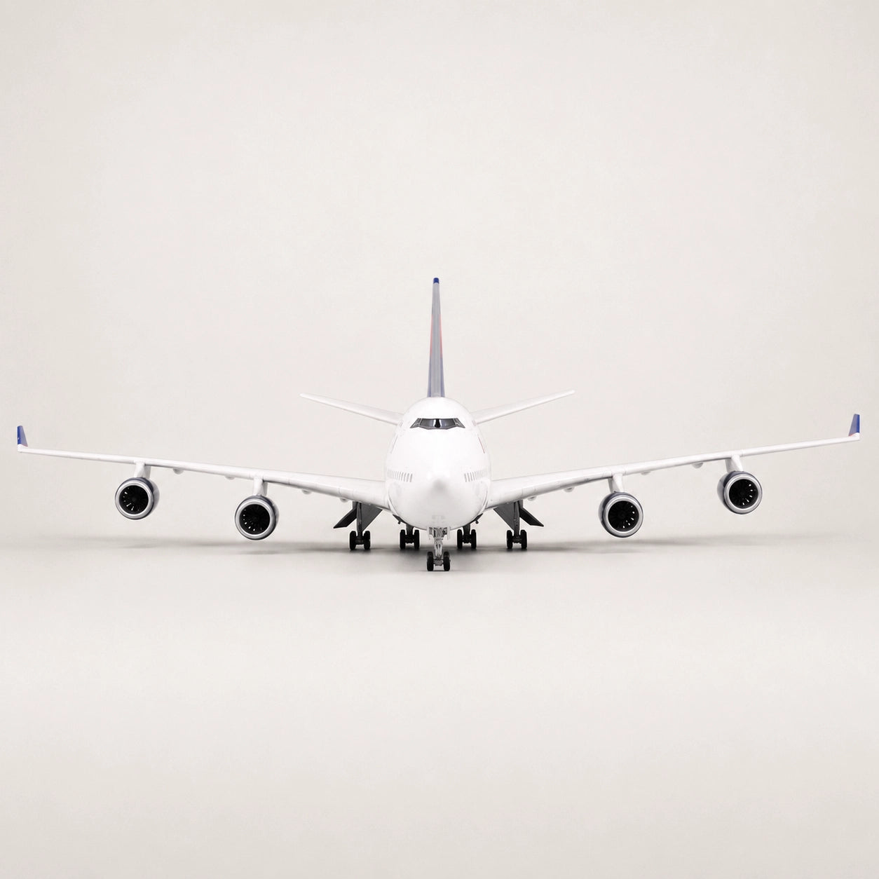 Model Delta Air Lines Boeing 747 v měřítku 1:150