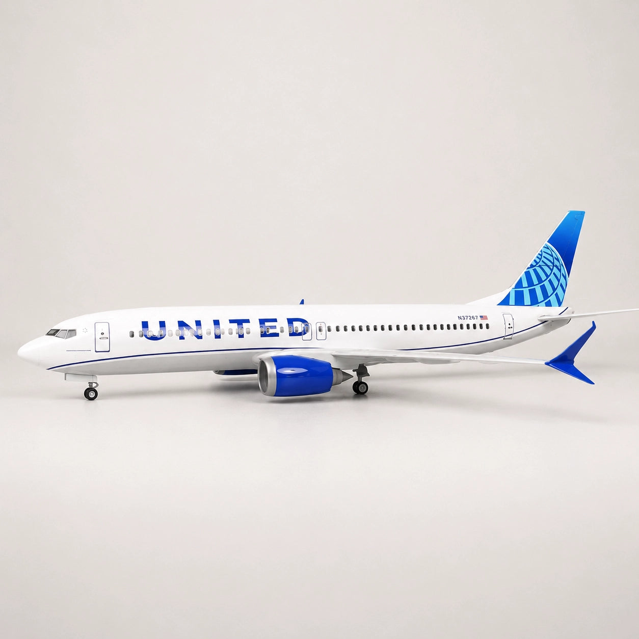 Model United Airlines Boeing 737 v měřítku 1:85