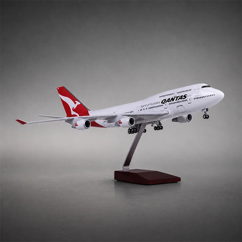 Qantas Boeing 747-400 1:150 Scale Model