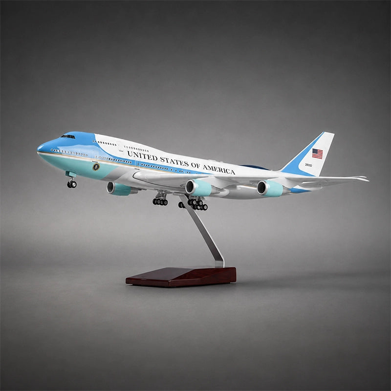 US Air Force One Boeing 747 1:150 Scale Model