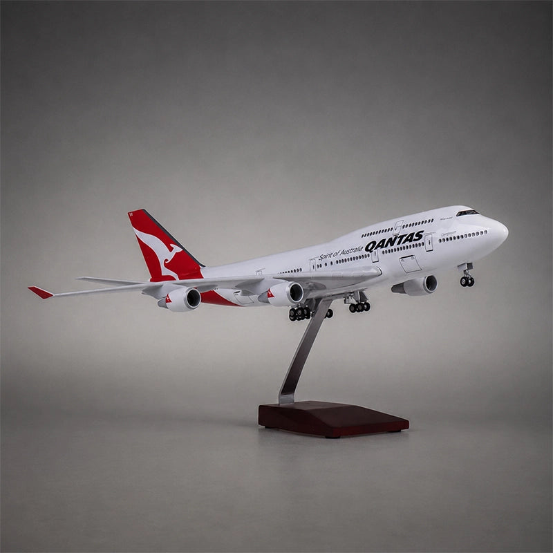 Qantas Boeing 747-400 1:150 Scale Model