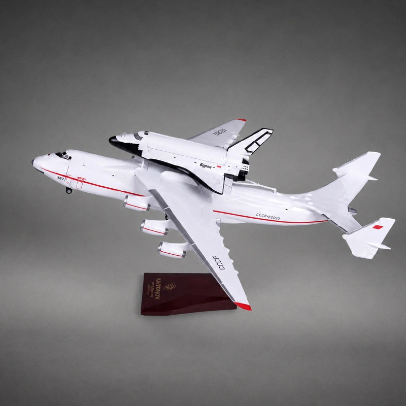 Antonov An-225 Mriya with Buran Space Shuttle 1:200 Scale Model