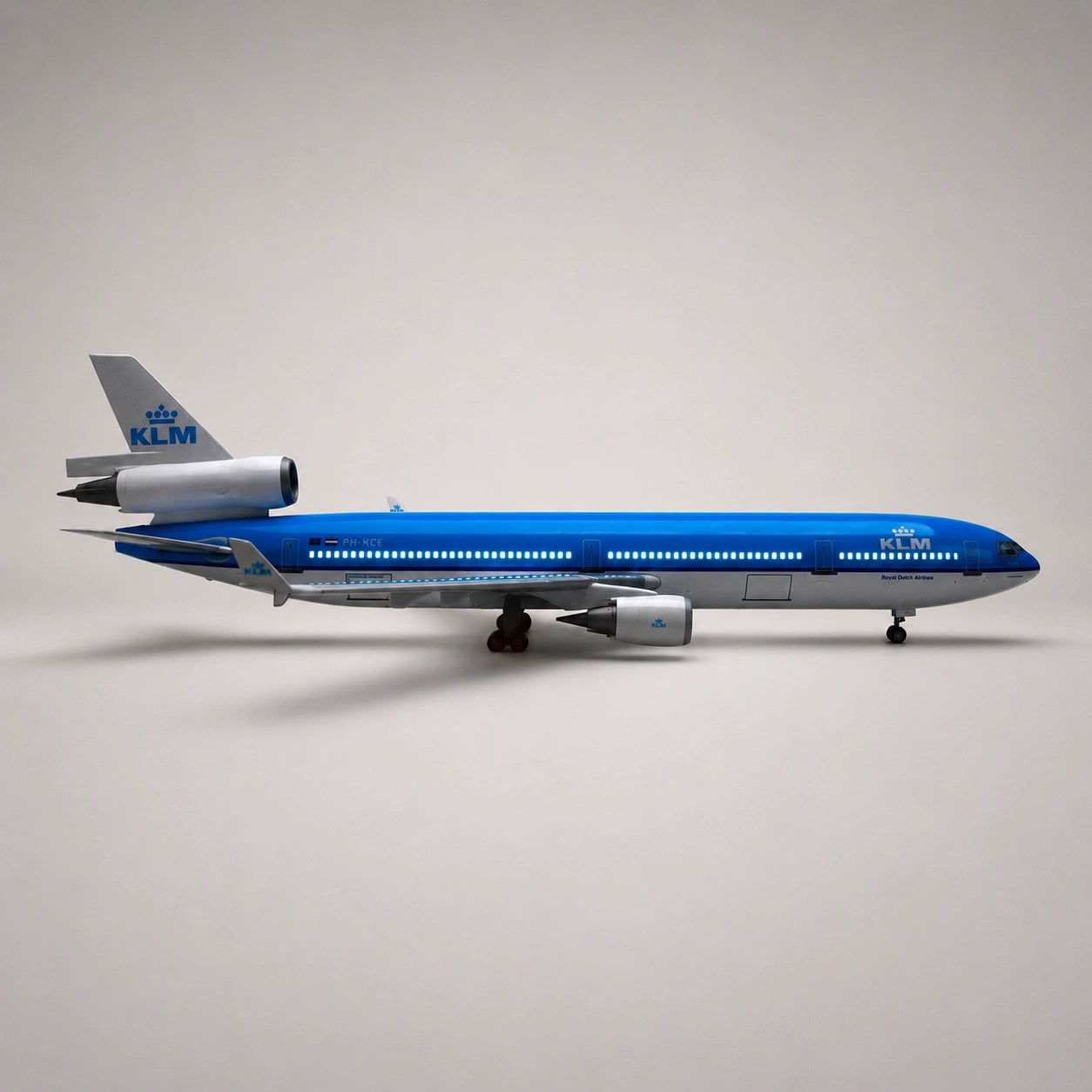 KLM Royal Dutch Airlines McDonnell Douglas MD-11 1:130 Scale Model