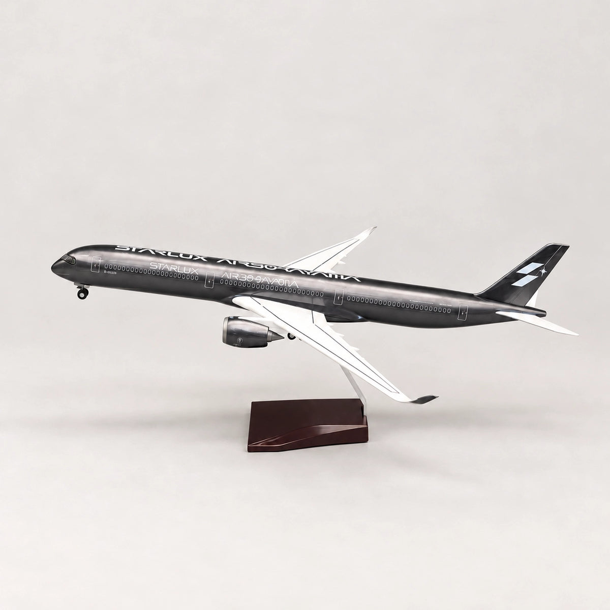 スターラックス航空 エアバスA350-1000 シルバー塗装 1:157スケールモデル