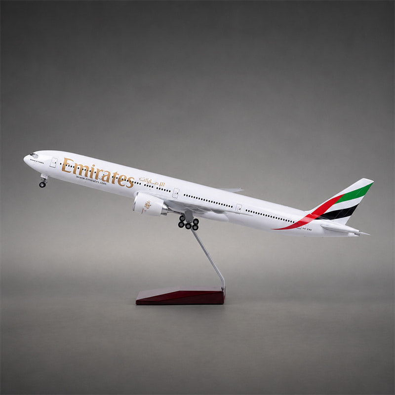 Emirates Boeing 777 1:157 Scale Model