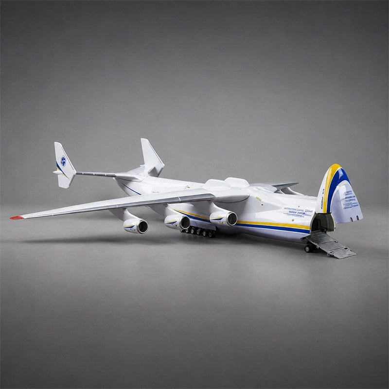 Antonov An-225 Mriya 1:200 Scale Model