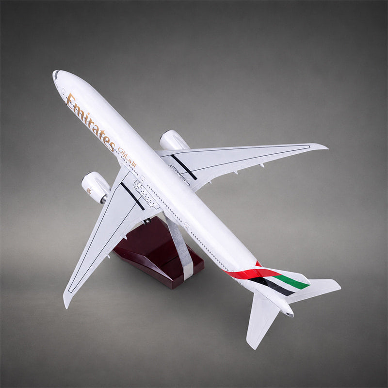 Emirates Boeing 777 1:157 Scale Model