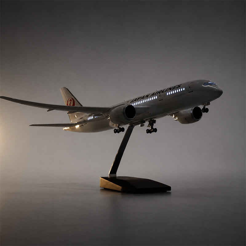 Japan Airlines Boeing 787 1:130 Scale Model