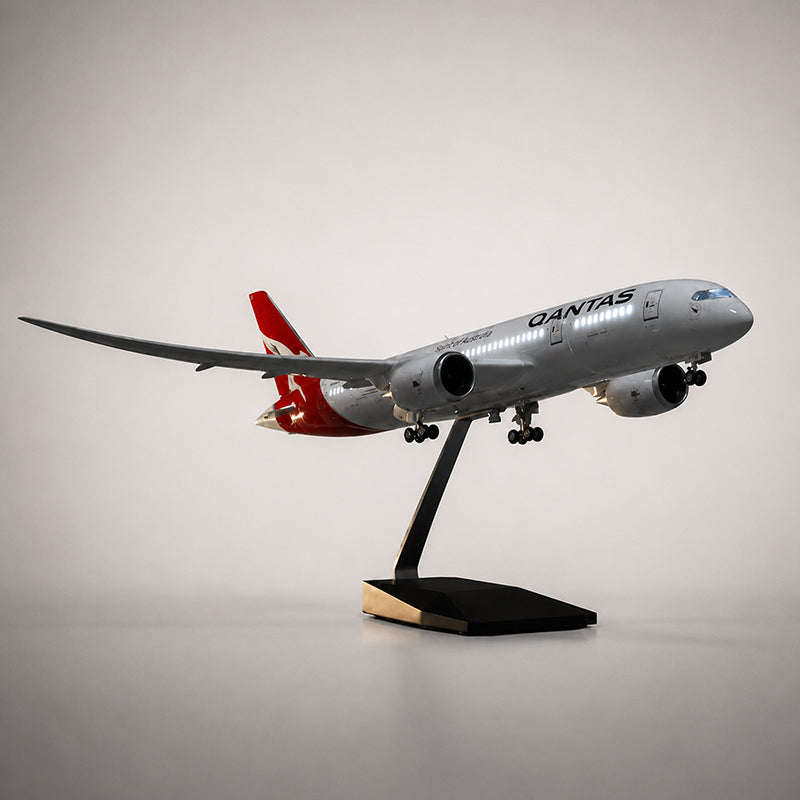 Qantas Boeing 787-9 Dreamliner 1:130 Scale Model