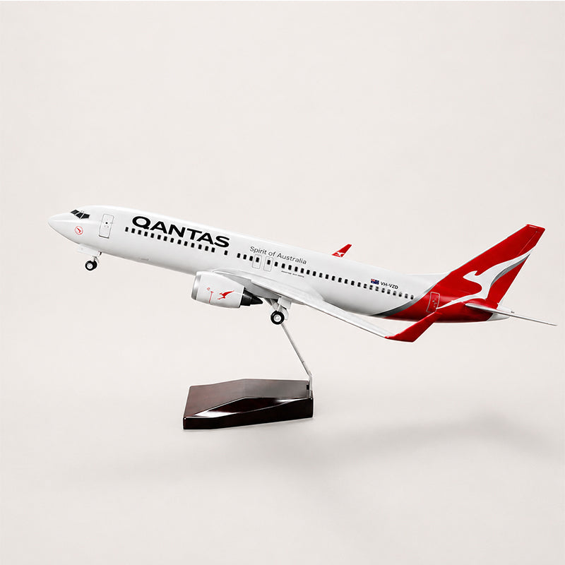 Qantas Boeing 737-800 1:85 Scale Model