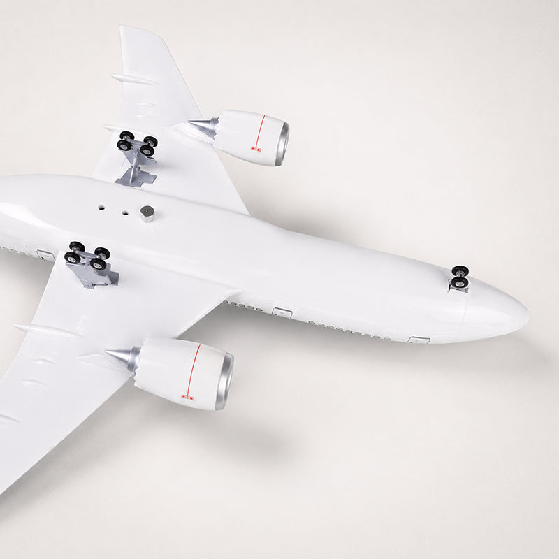 Japan Airlines Boeing 787 1:130 Scale Model
