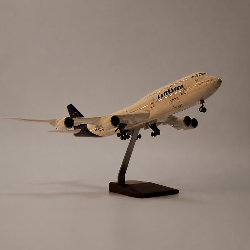 Lufthansa Boeing 747 New Livery 1:160 Scale Model
