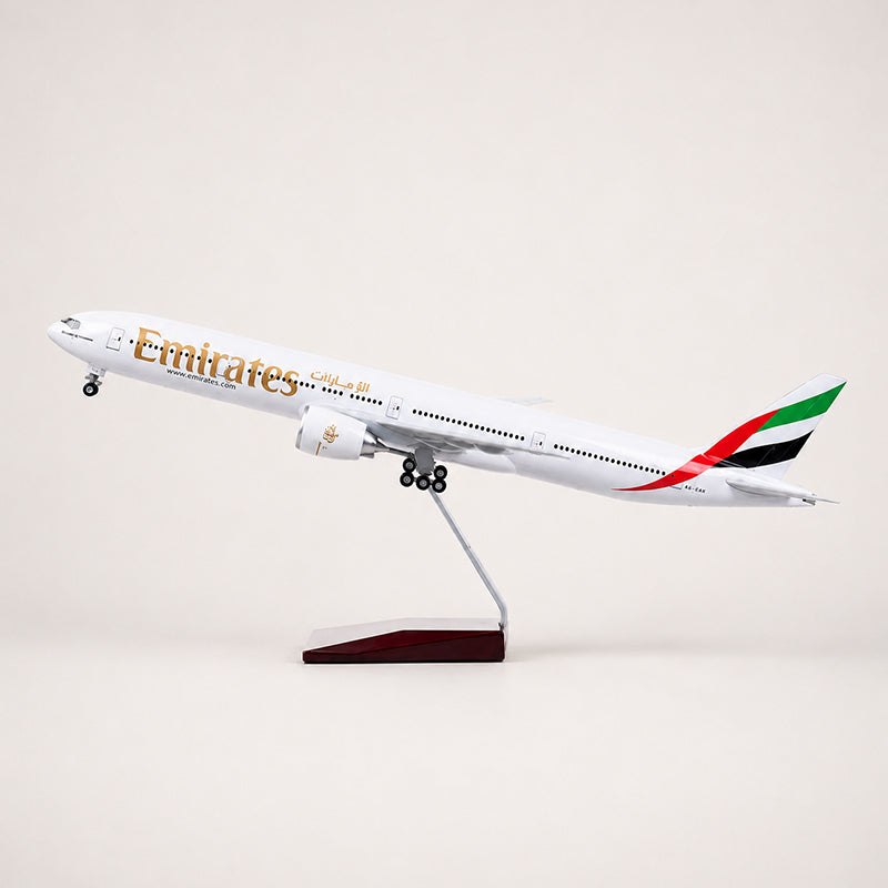 Emirates Boeing 777 1:157 Scale Model