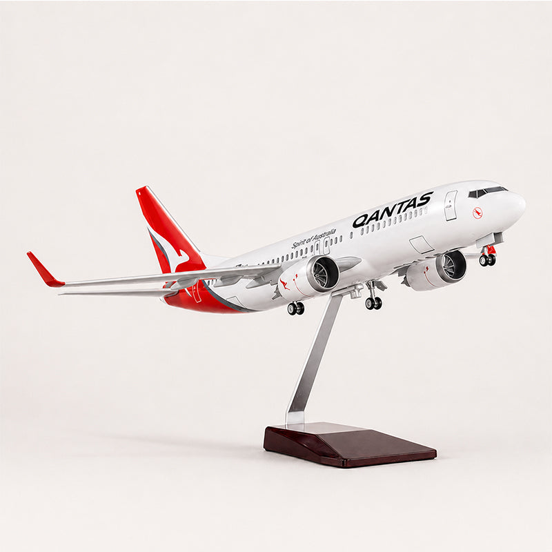 Qantas Boeing 737-800 1:85 Scale Model