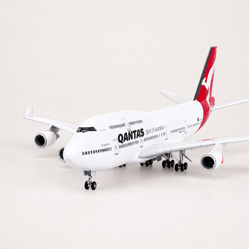 Qantas Boeing 747-400 1:150 Scale Model