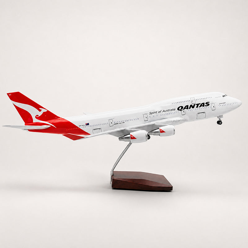 Qantas Boeing 747-400 1:150 Scale Model