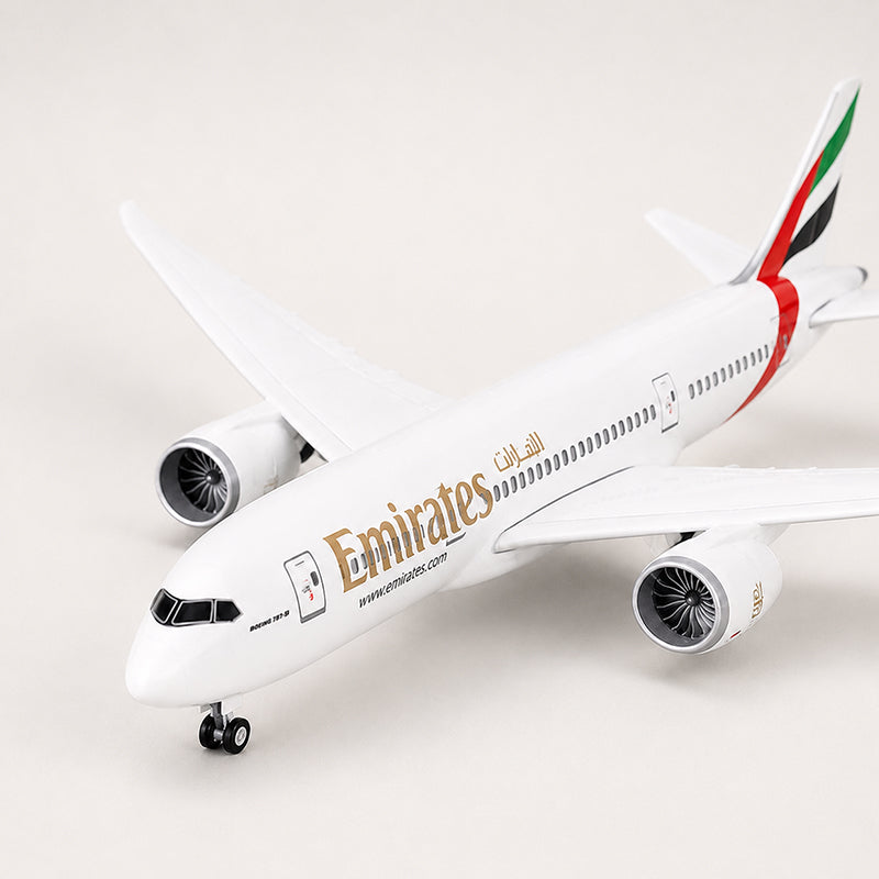 Emirates Boeing 787 1:130 Scale Model
