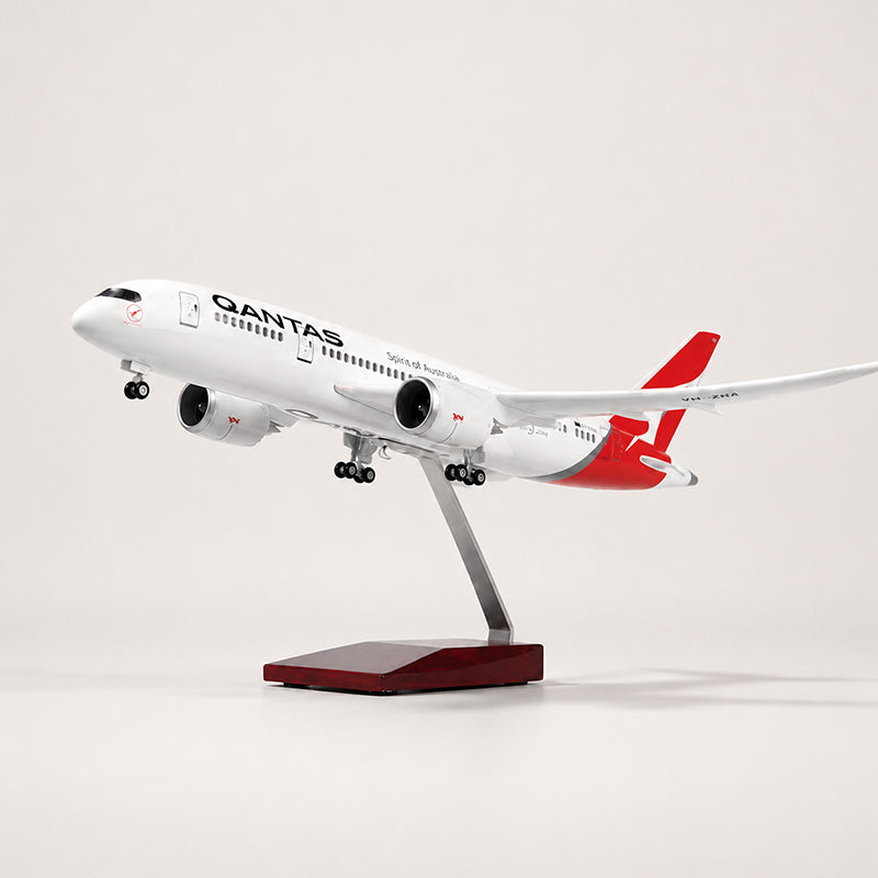 Qantas Boeing 787-9 Dreamliner 1:130 Scale Model