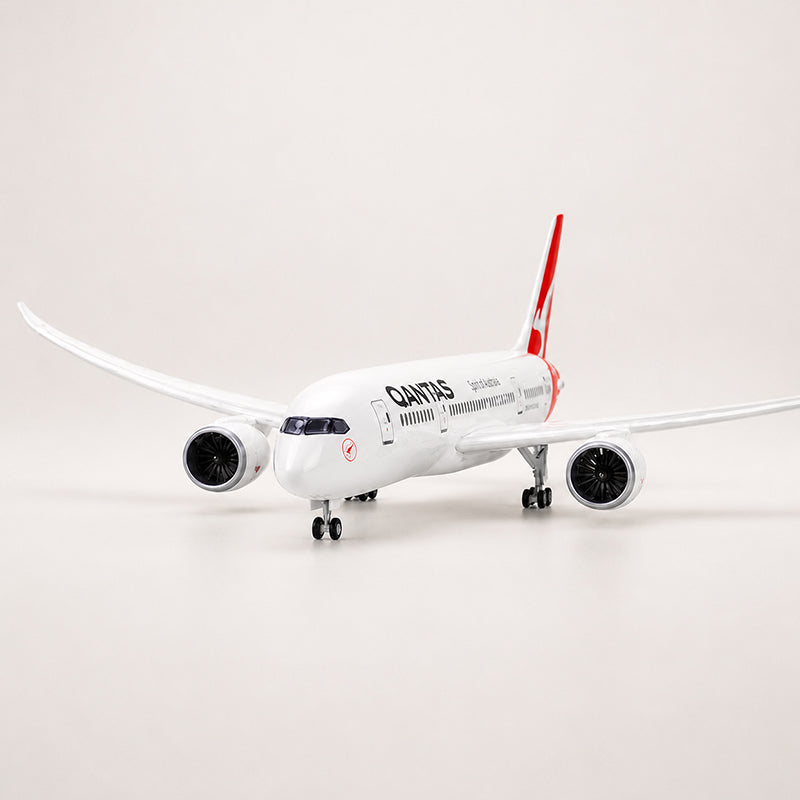 Qantas Boeing 787-9 Dreamliner 1:130 Scale Model