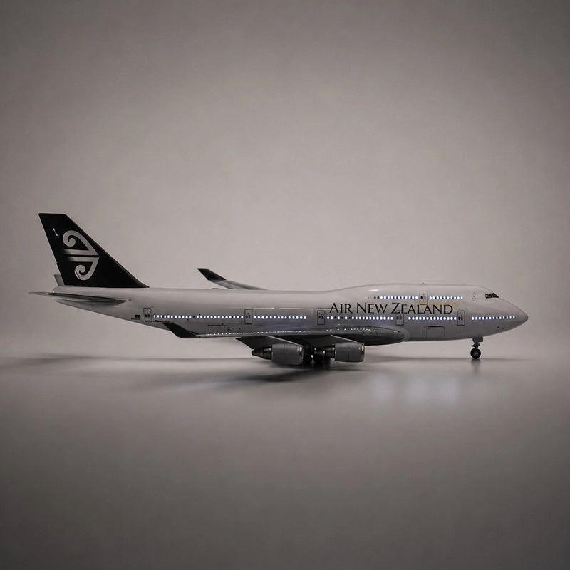 Air New Zealand Boeing 747 1:150 Scale Model