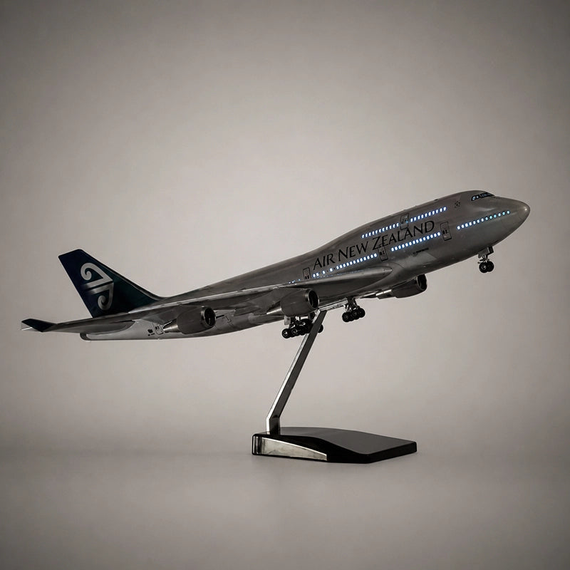 Air New Zealand Boeing 747 1:150 Scale Model