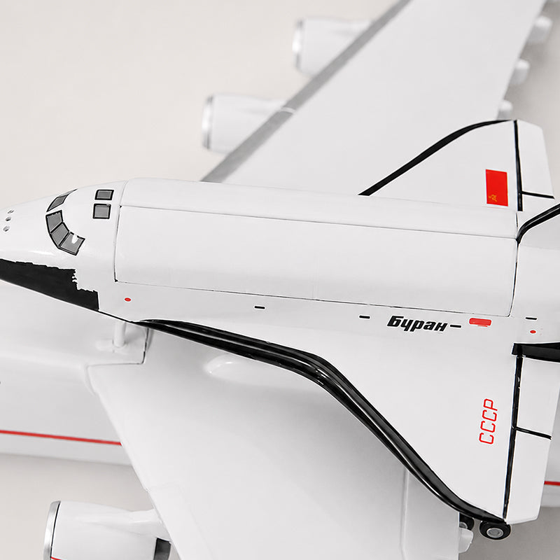 Antonov An-225 Mriya with Buran Space Shuttle 1:200 Scale Model