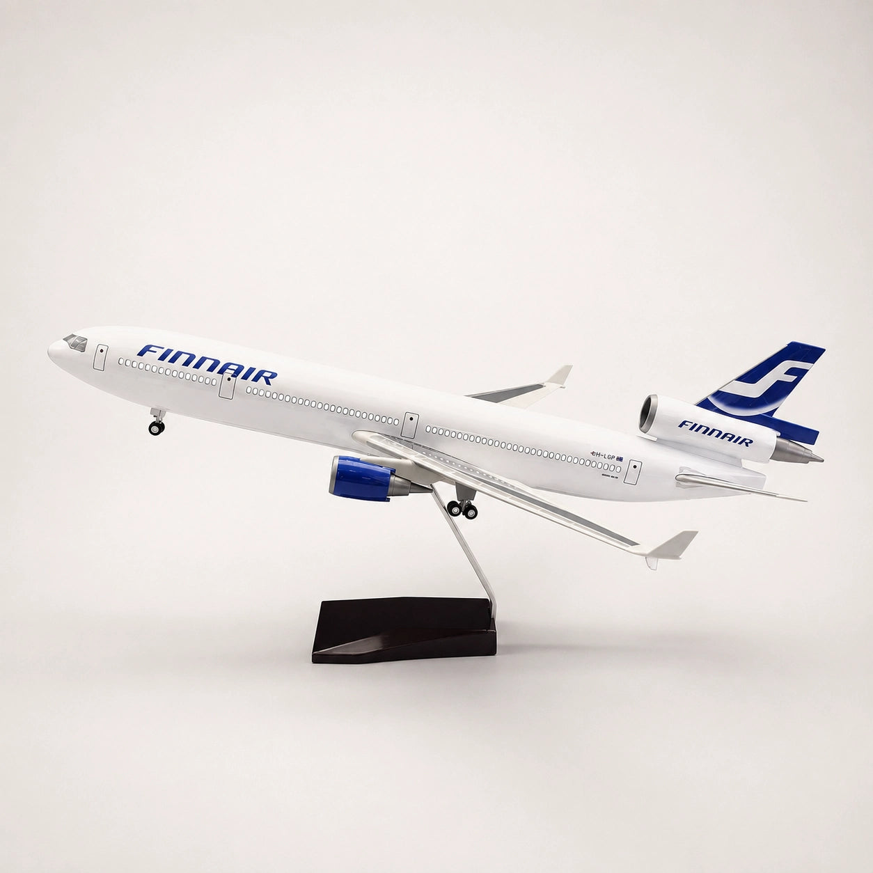 Model FedEx McDonnell Douglas MD-11 v měřítku 1:130