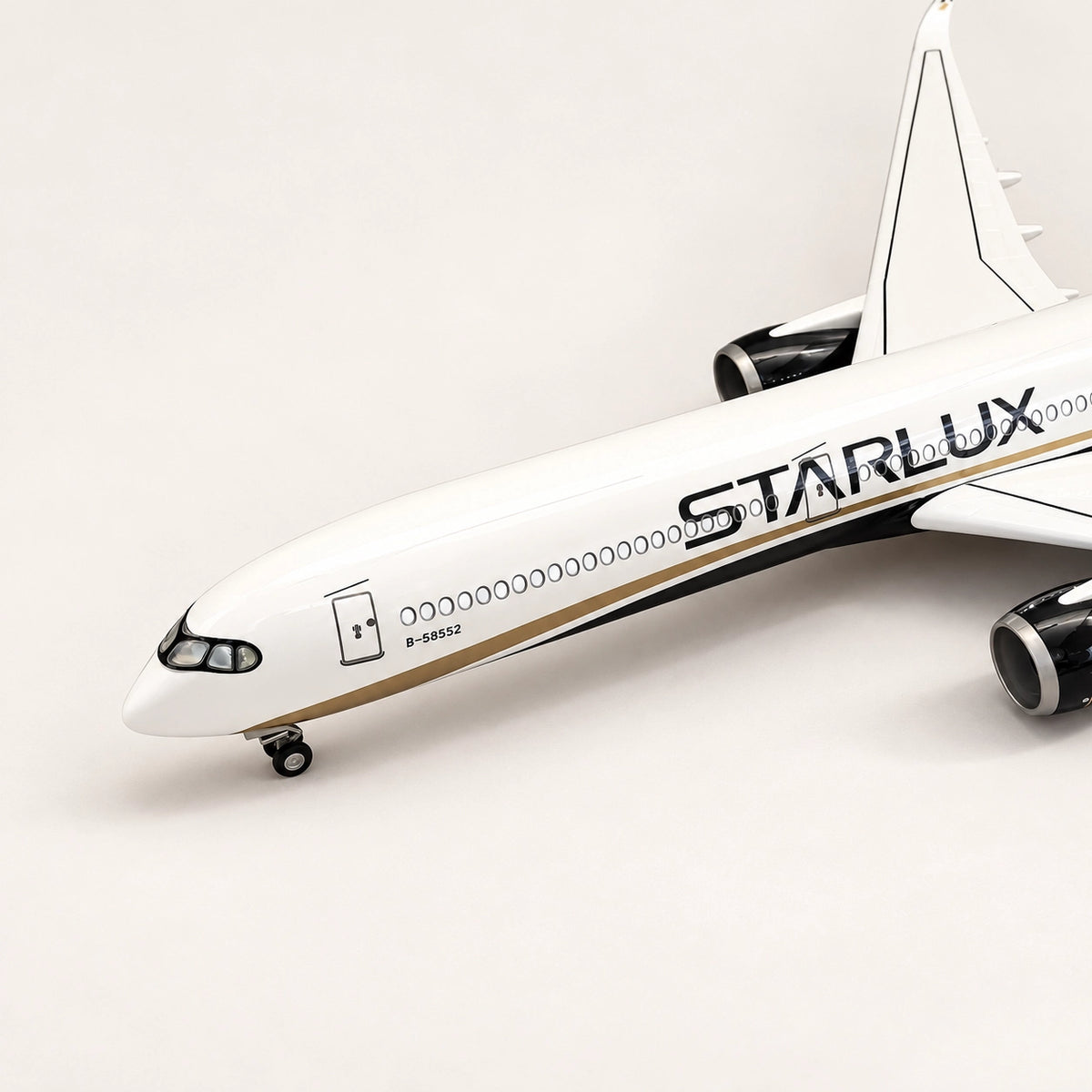 スターラックス航空 エアバスA350-1000 特別塗装 1:157スケールモデル