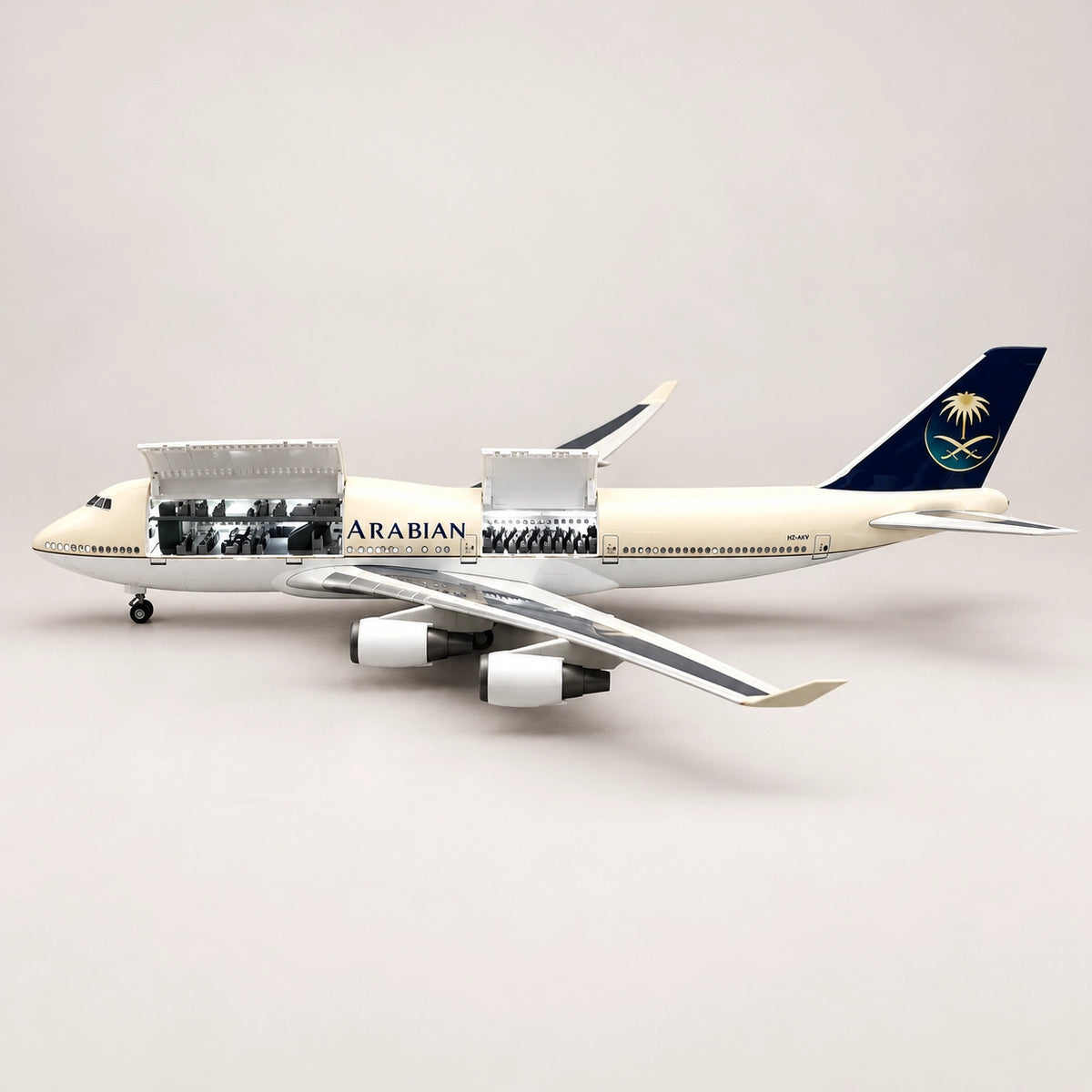 サウディア ボーイング747 1:150スケールモデル