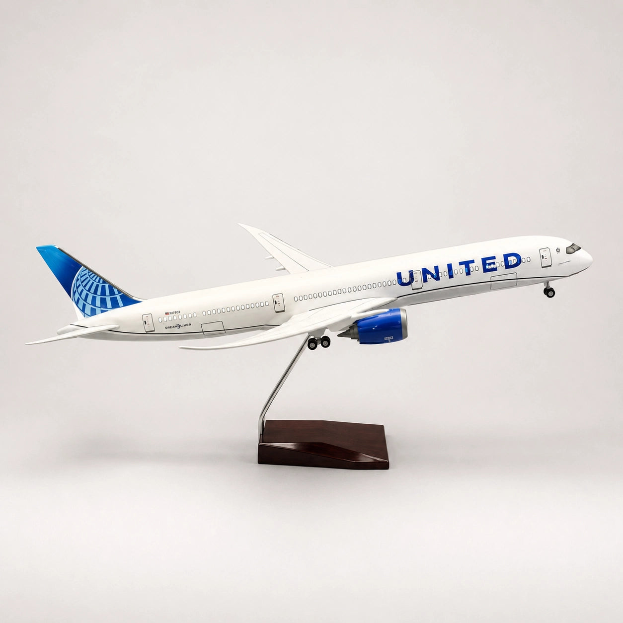 Model United Airlines Boeing 787-10 Dreamliner v měřítku 1:145