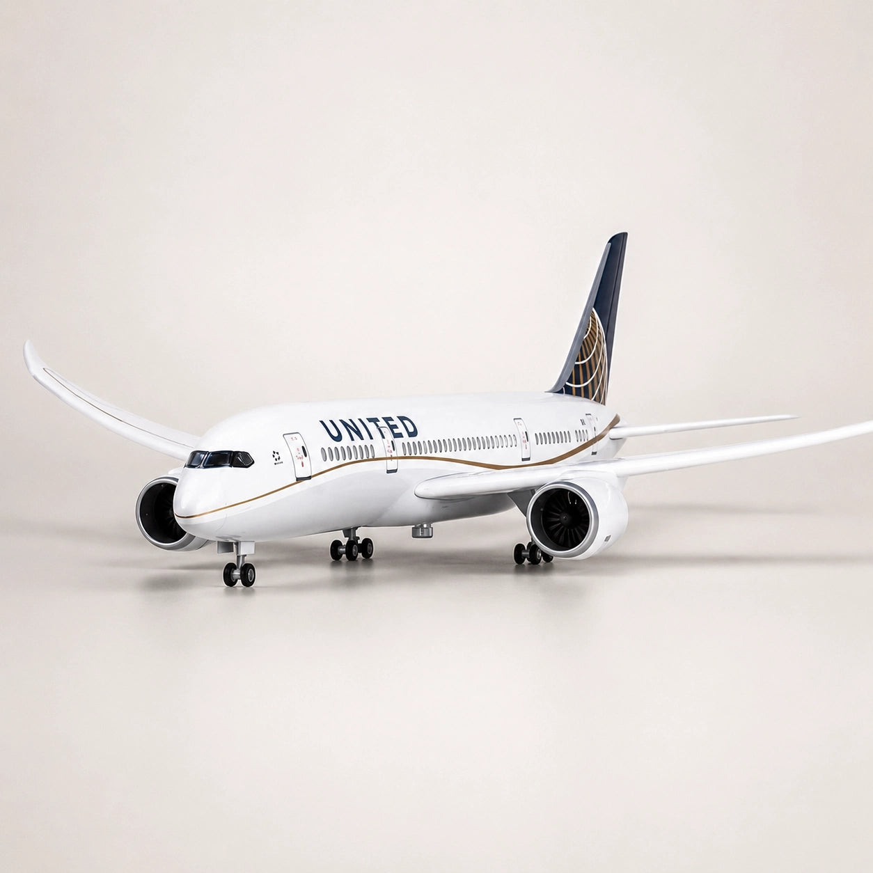 Model United Airlines Boeing 787 Dreamliner – klasické zbarvení v měřítku 1:130