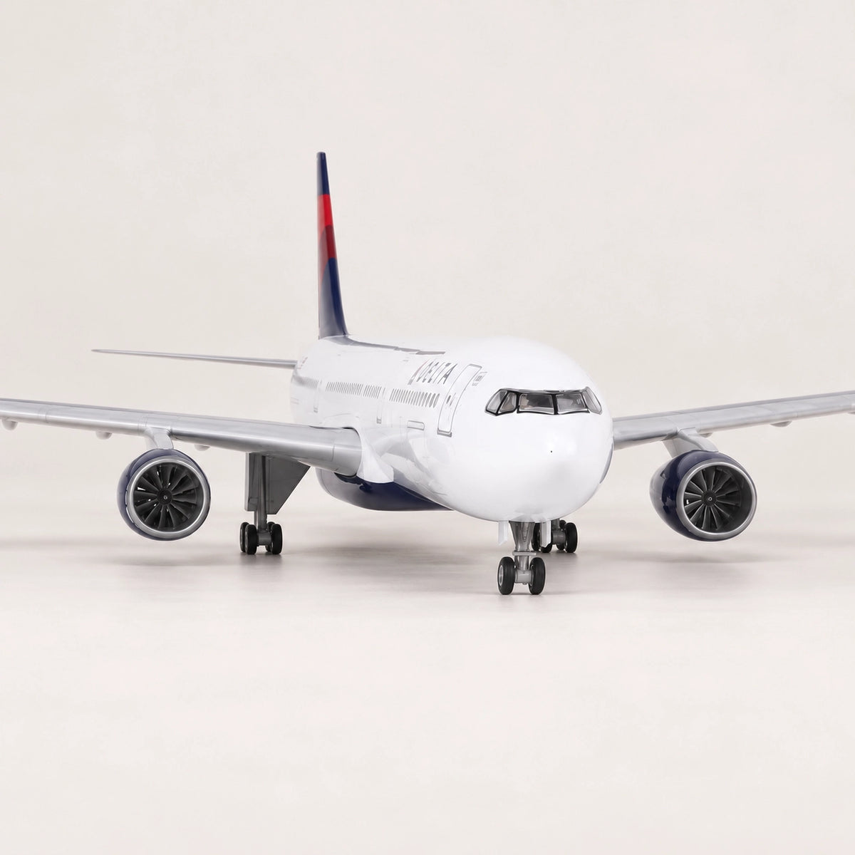 デルタ航空 エアバスA330-300 1:135スケールモデル