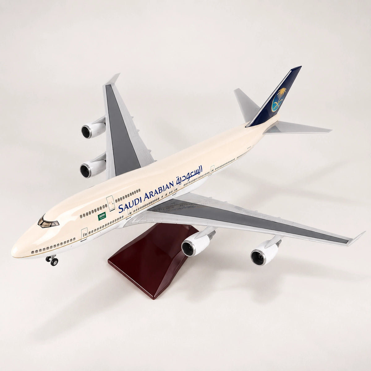 サウディア ボーイング747 1:150スケールモデル