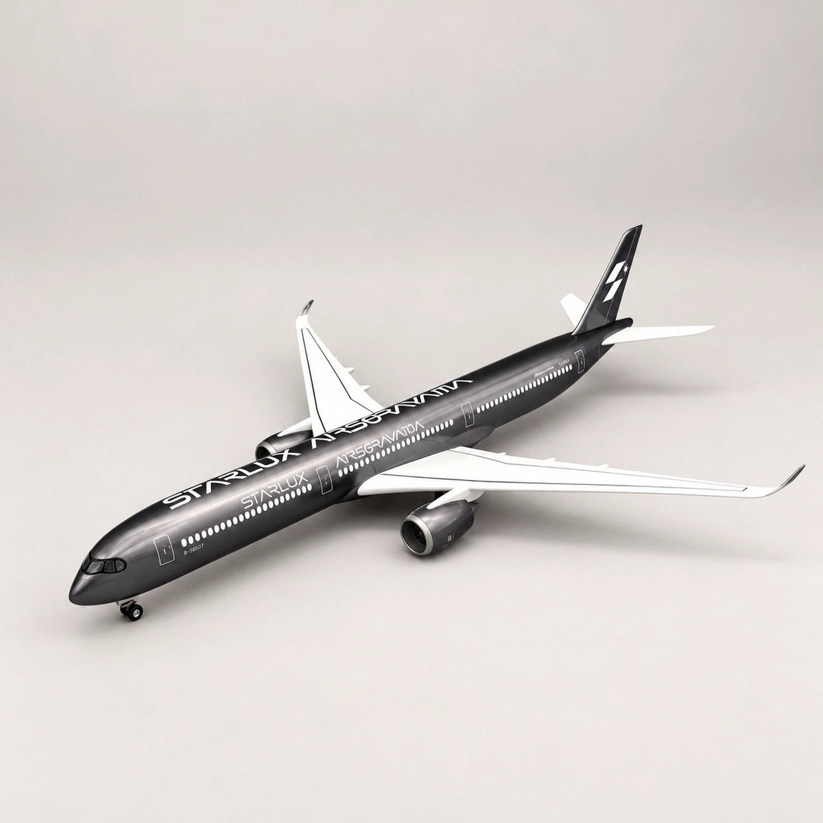 スターラックス航空 エアバスA350-1000 シルバー塗装 1:157スケールモデル