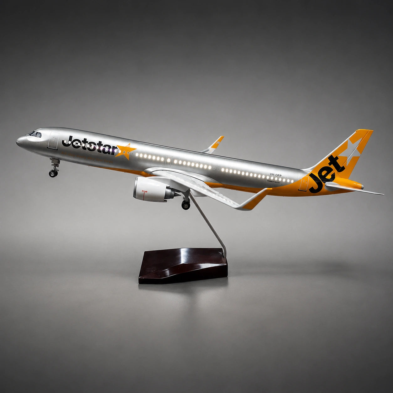 Jetstar Airbus A321neo 1:100 Scale Model