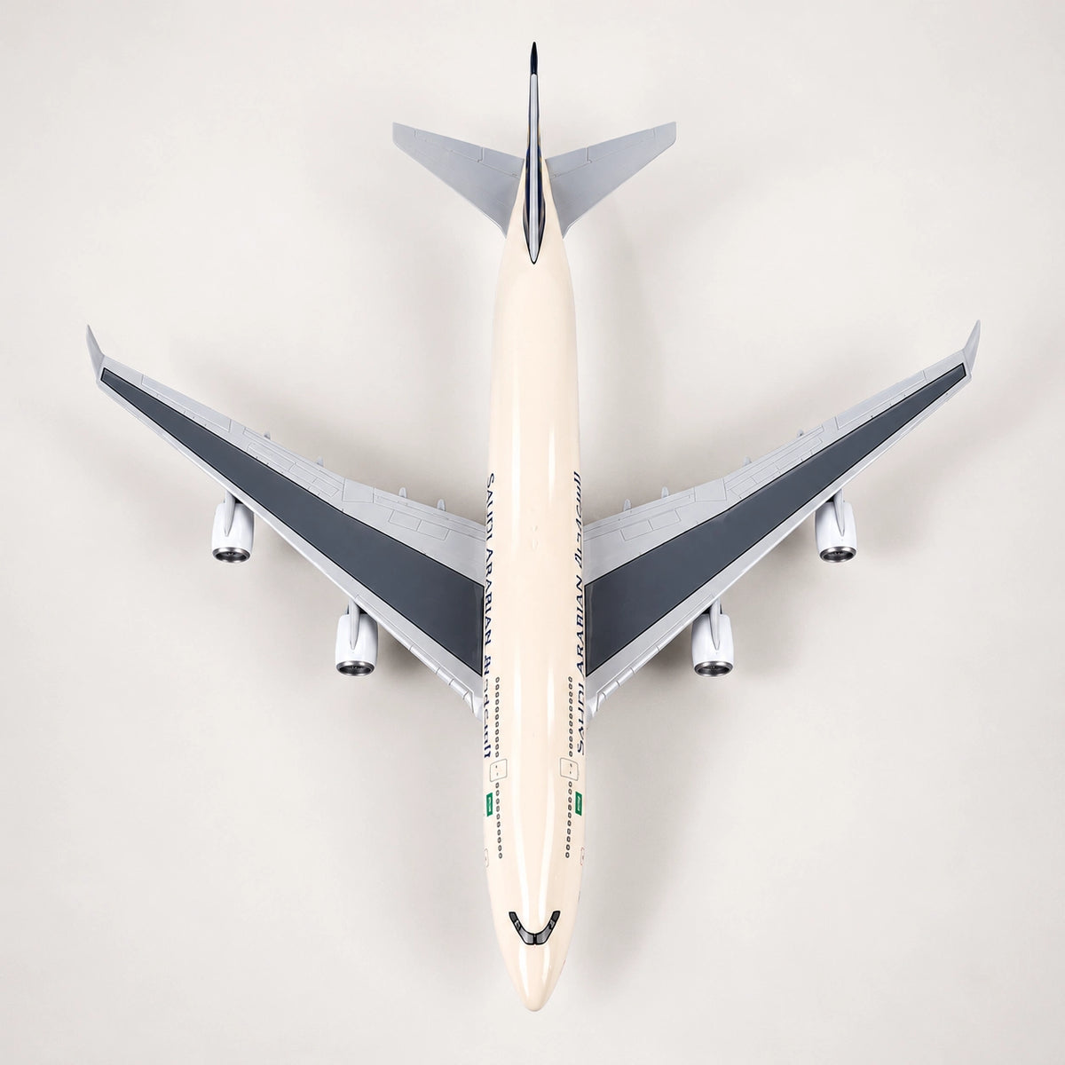 サウディア ボーイング747 1:150スケールモデル