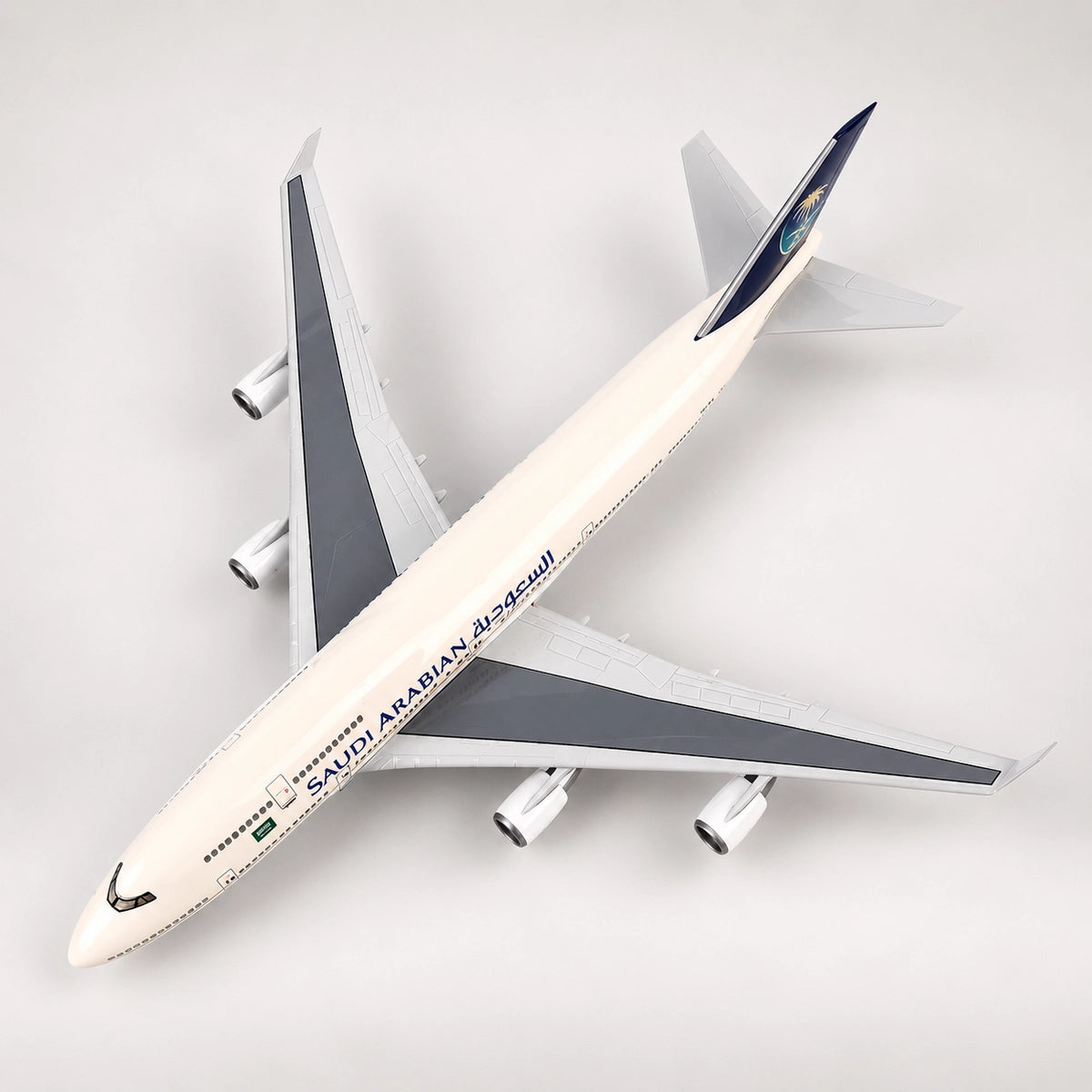 サウディア ボーイング747 1:150スケールモデル