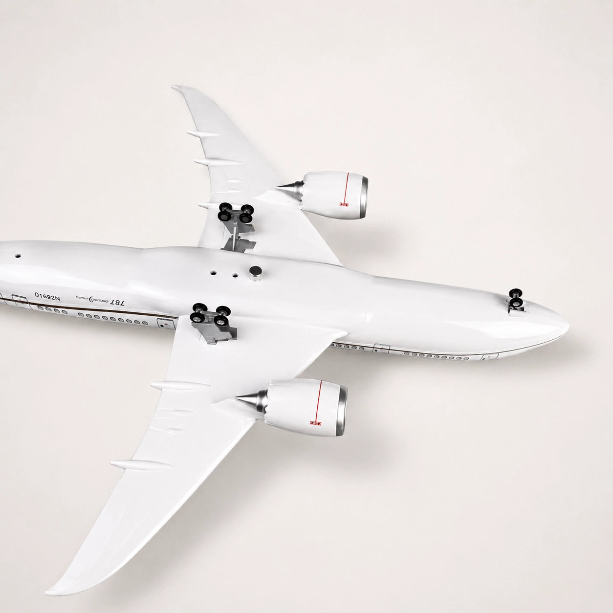 Model United Airlines Boeing 787 Dreamliner – klasické zbarvení v měřítku 1:130