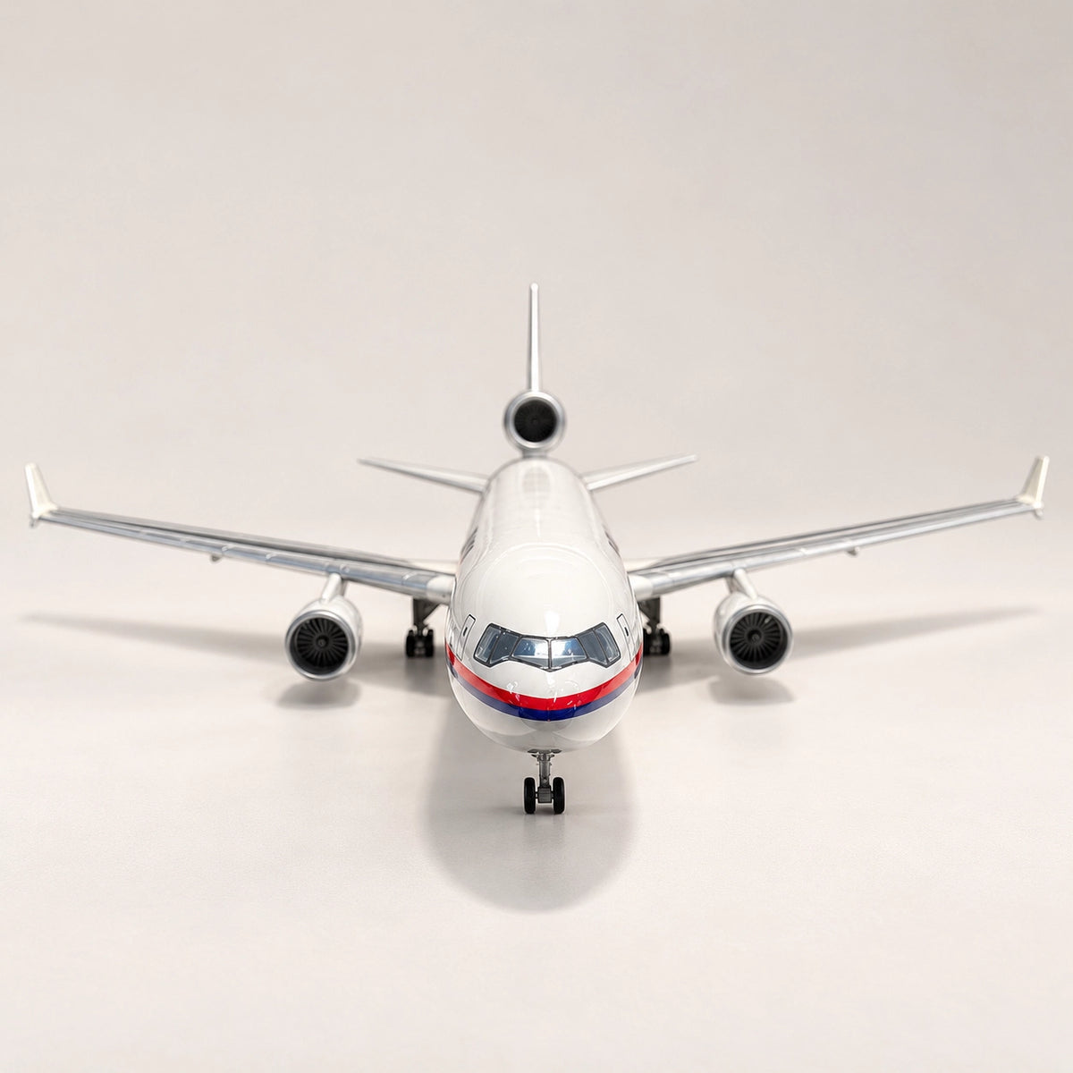マレーシア航空 McDonnell Douglas MD-11 1:130スケールモデル