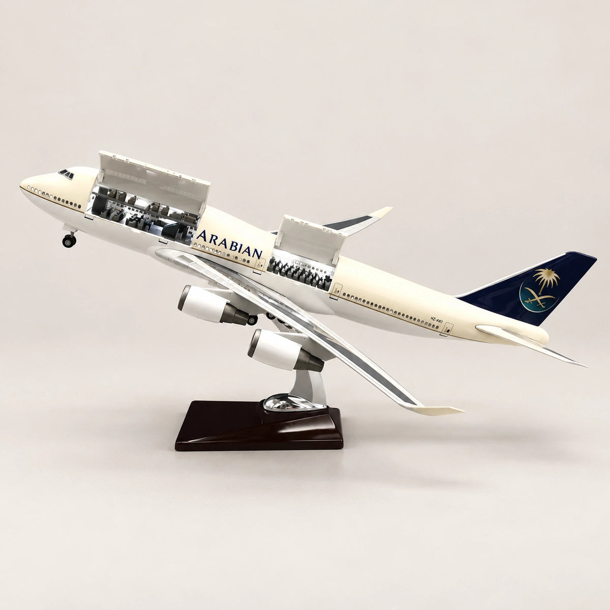サウディア ボーイング747 1:150スケールモデル