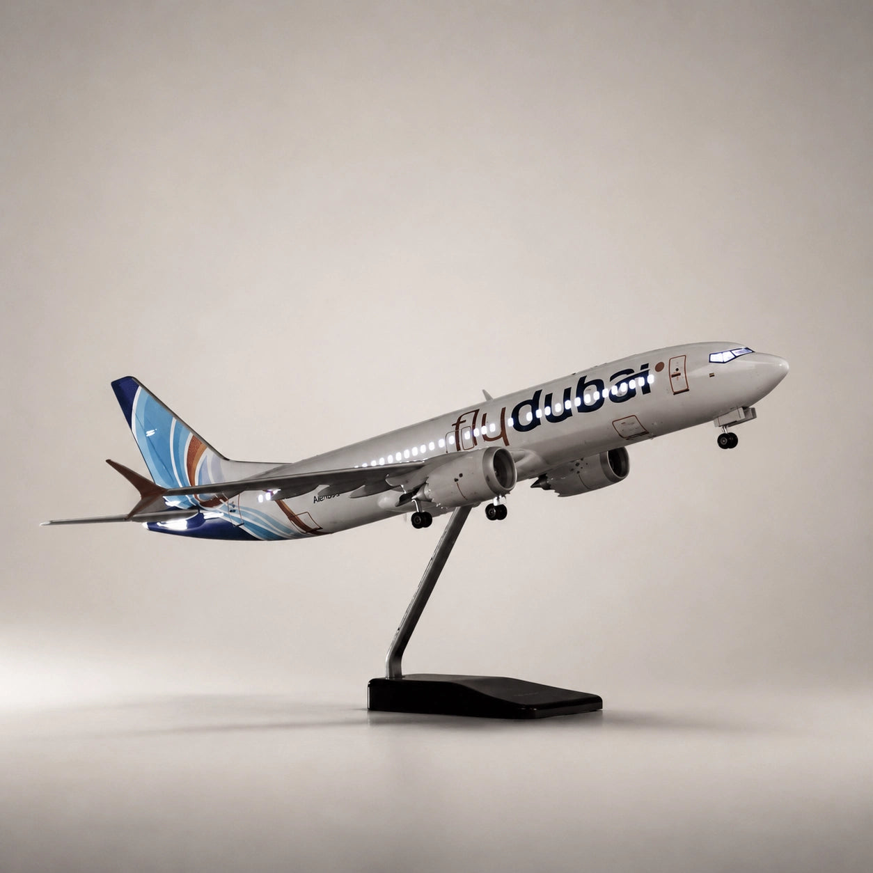 Flydubai Boeing 737 1:85 Scale Model