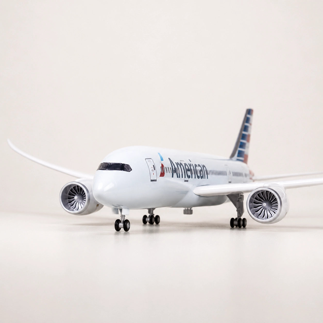 American Airlines Boeing 787 Dreamliner 1:130 Scale Model