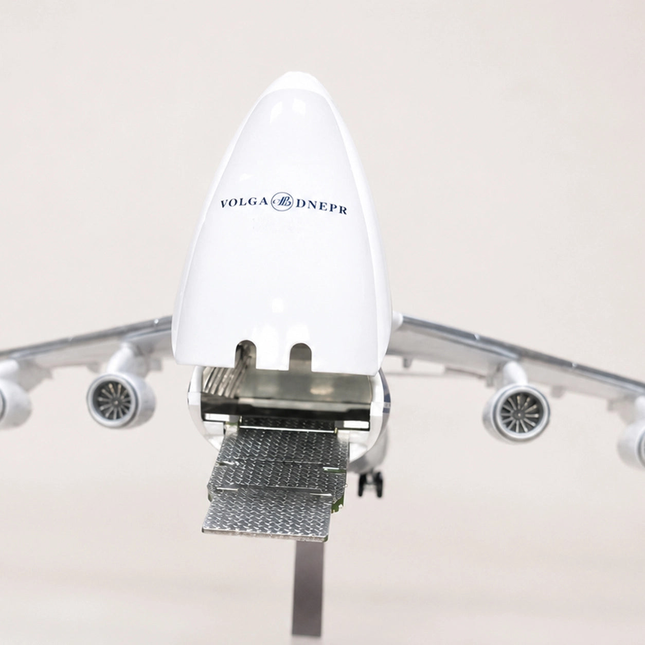 Model Antonov An-124 Ruslan Skala 1:165
