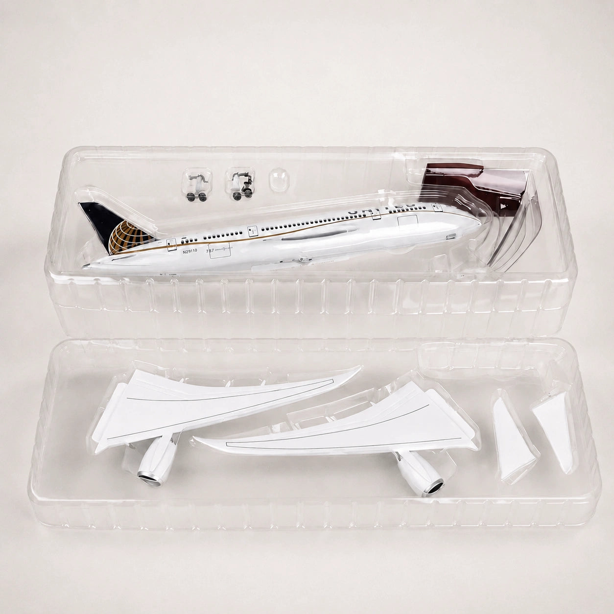 Model United Airlines Boeing 787 Dreamliner – klasické zbarvení v měřítku 1:130