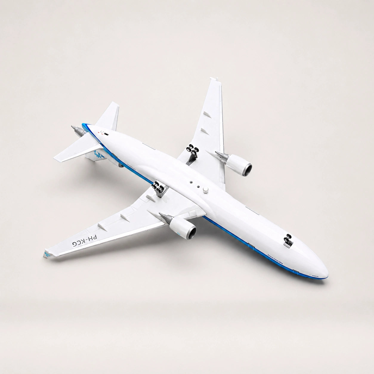 KLM Royal Dutch Airlines McDonnell Douglas MD-11 1:130 Scale Model