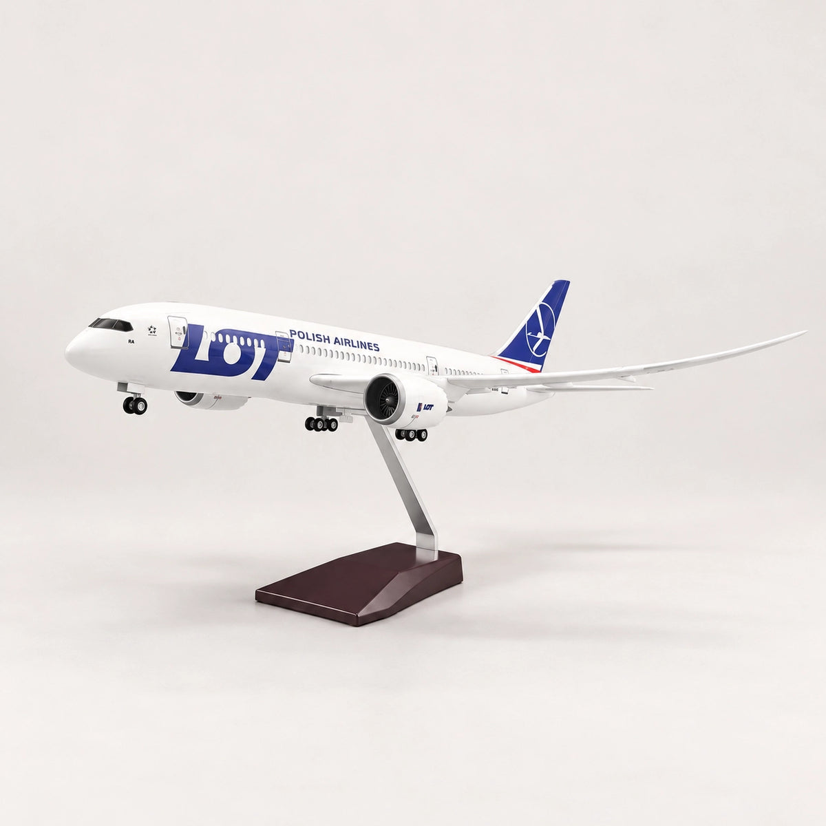 LOTポーランド航空 ボーイング787 1:130スケールモデル