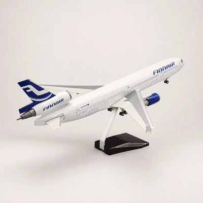 Model FedEx McDonnell Douglas MD-11 v měřítku 1:130