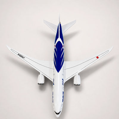 Model ANA Boeing 787 v měřítku 1:130