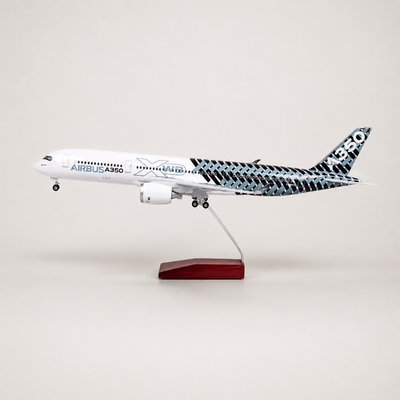 Model Prototaip Airbus A350 XWB – livery gentian karbon Skala 1:142
