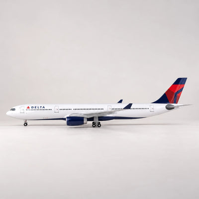 Airbus A330-300 Delta Air Lines – model v měřítku 1:135